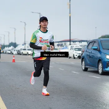 Runner Photo 7655059