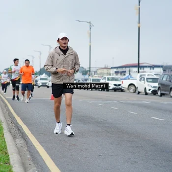 Runner Photo 7655325