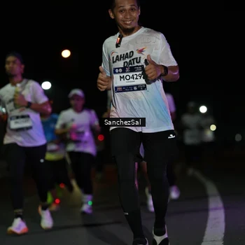 Runner Photo 7655336