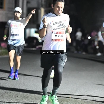 Runner Photo 7655373