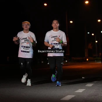 Runner Photo 7655564