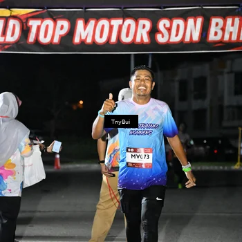 Runner Photo 7655573