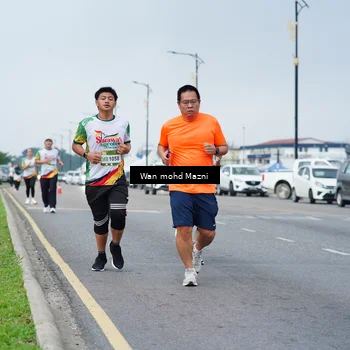 Runner Photo 7655640