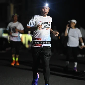 Runner Photo 7655648