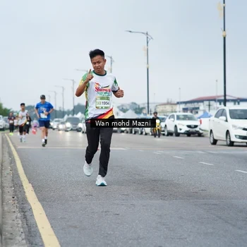 Runner Photo 7655694