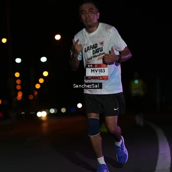 Runner Photo 7655711