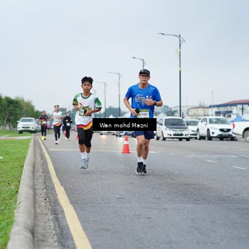 Runner Photo 7655867