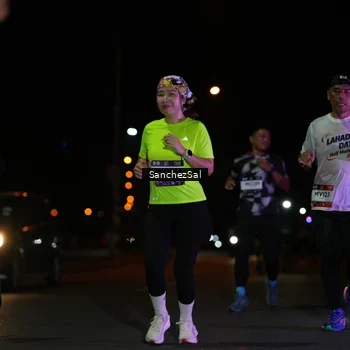 Runner Photo 7655918