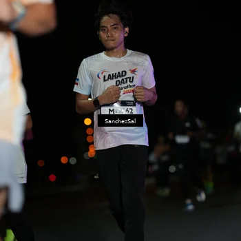 Runner Photo 7655923