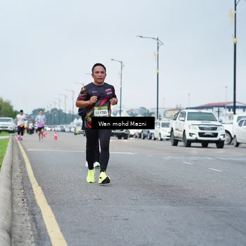 Runner Photo 7656021