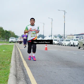 Runner Photo 7656040