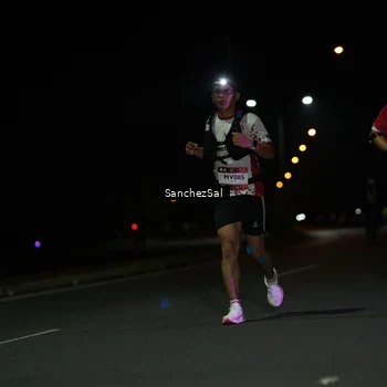 Runner Photo 7656045