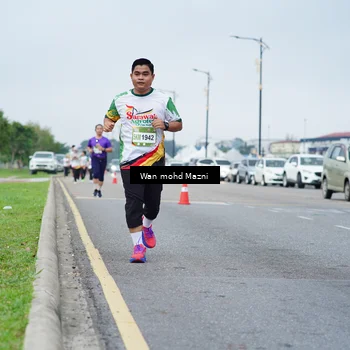Runner Photo 7656063
