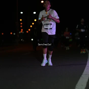 Runner Photo 7656091