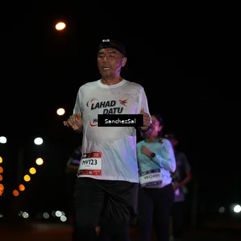 Runner Photo 7656092