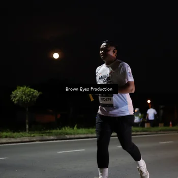Runner Photo 7656109