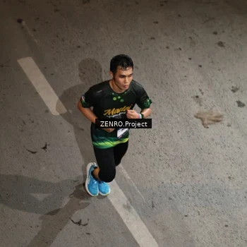 Runner Photo 7656253