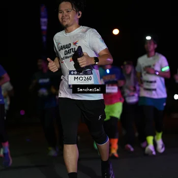 Runner Photo 7656280