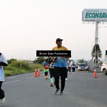 Runner Photo 7656308