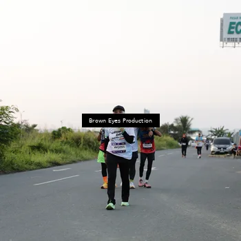 Runner Photo 7656378
