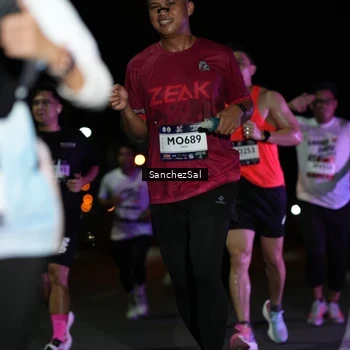Runner Photo 7656438