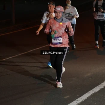 Runner Photo 7656549