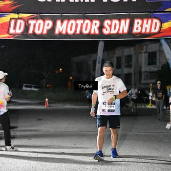 Runner Photo 7656585