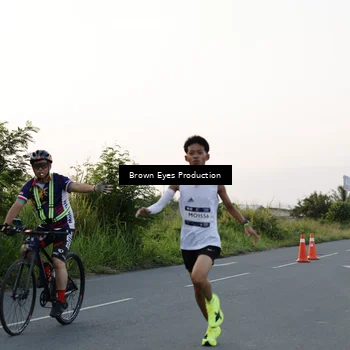 Runner Photo 7656611