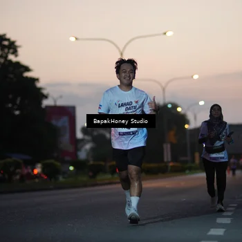 Runner Photo 7656678