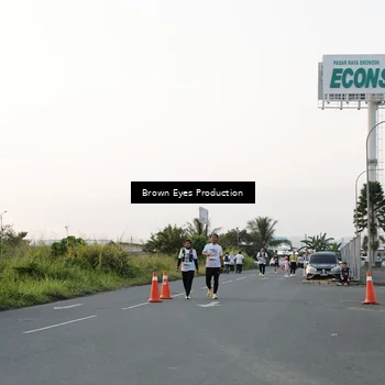 Runner Photo 7656685