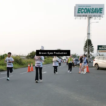 Runner Photo 7656751