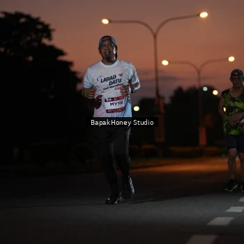 Runner Photo 7656812