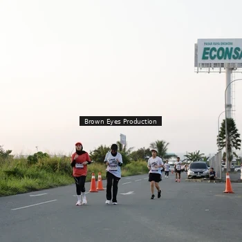 Runner Photo 7656854