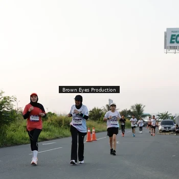 Runner Photo 7656864