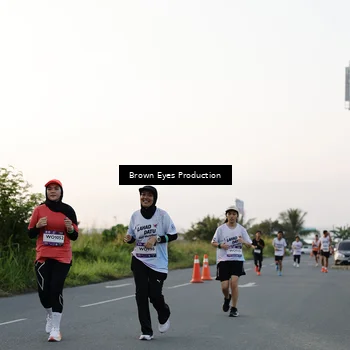 Runner Photo 7656873