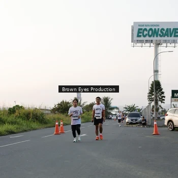 Runner Photo 7656875