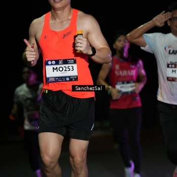 Runner Photo 7656931