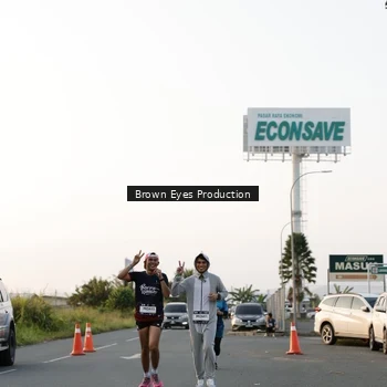 Runner Photo 7656957