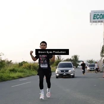 Runner Photo 7656963