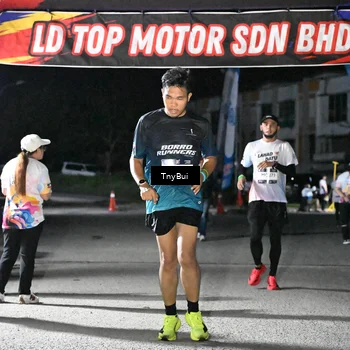 Runner Photo 7656972