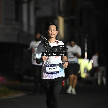 Runner Photo 7656976