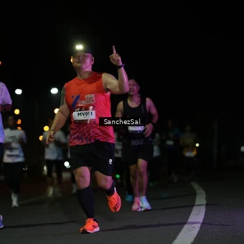 Runner Photo 7656998