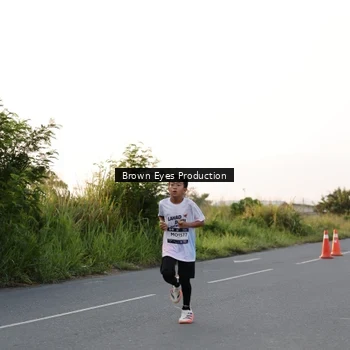 Runner Photo 7657000