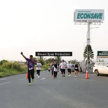 Runner Photo 7657029