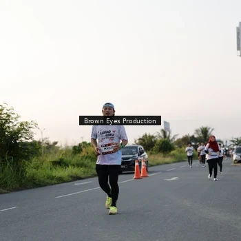 Runner Photo 7657076