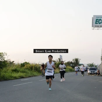 Runner Photo 7657090