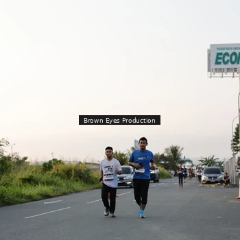 Runner Photo 7657112