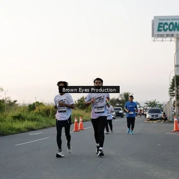 Runner Photo 7657119