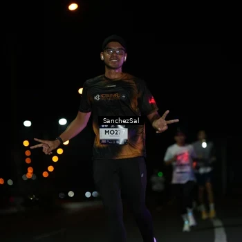 Runner Photo 7657192