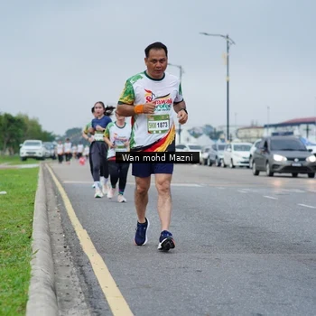 Runner Photo 7657380